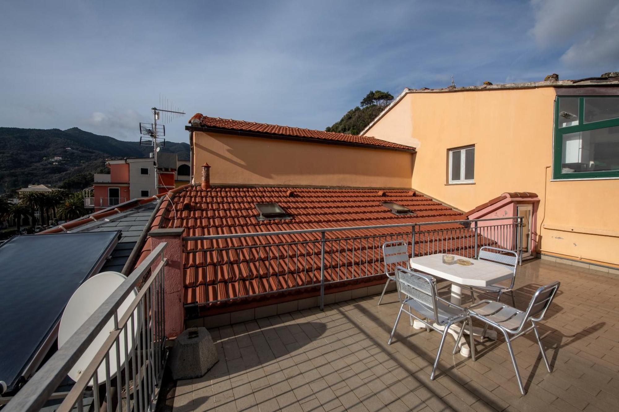 188B - Casa Di Nina Moneglia Con Terrazza - 2Min Dal Mare Apartment Exterior photo